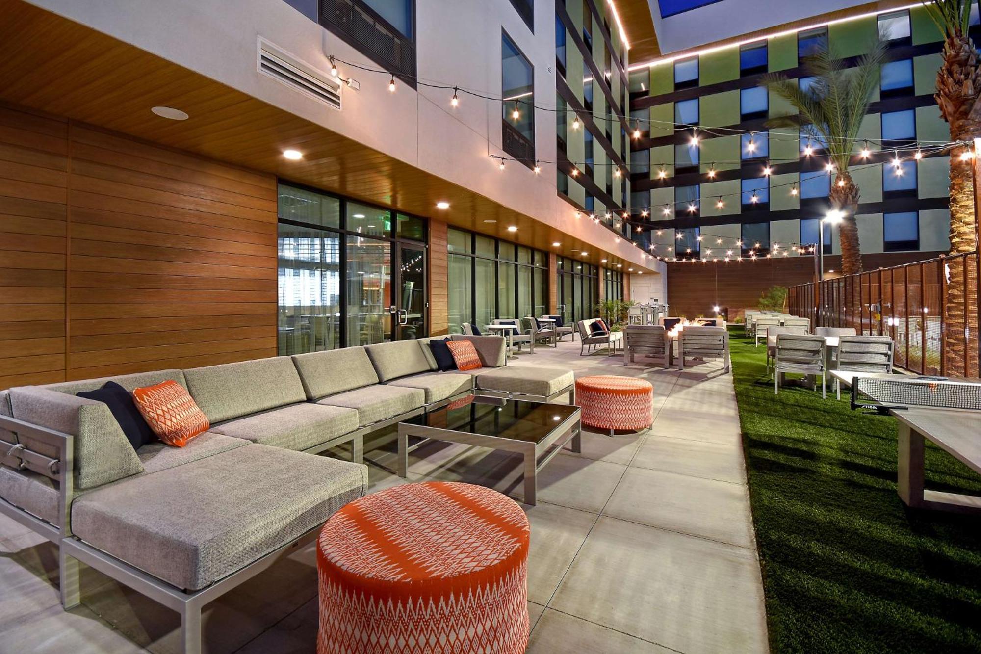 Home2 Suites By Hilton Las Vegas Convention Center - No Resort Fee Buitenkant foto
